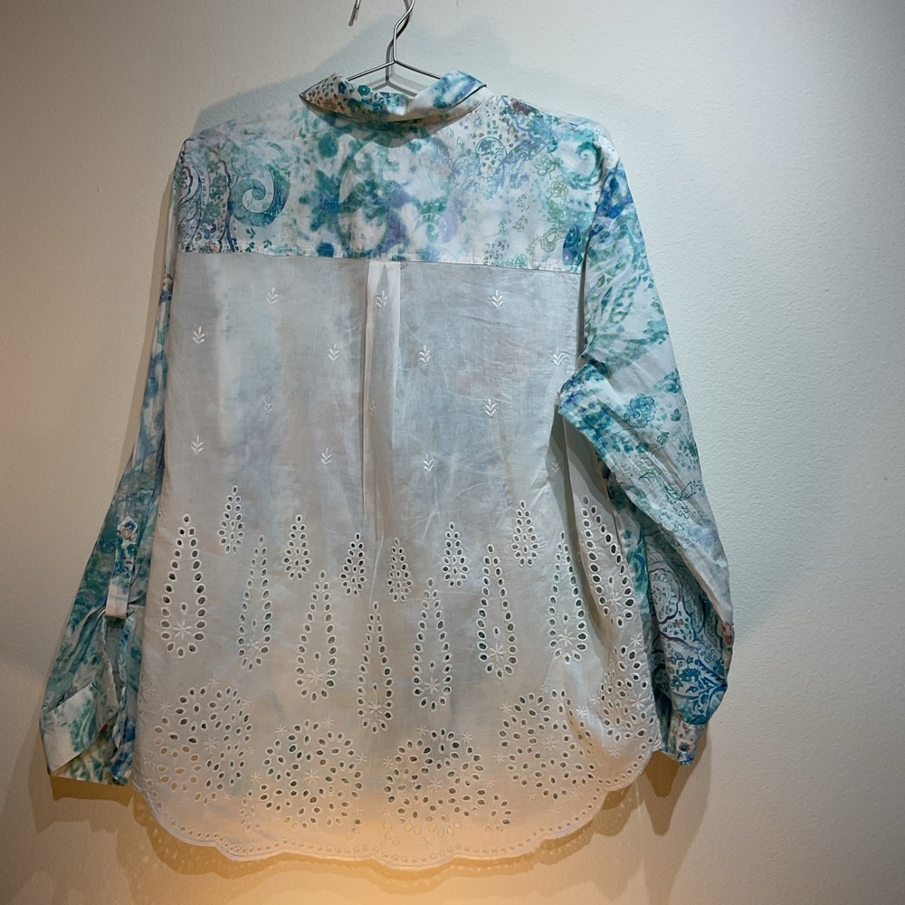 Chico's Blue Relaxed Button Down Shirt with Dress Collar And Eyelets Size 3 - Picture 8 of 13